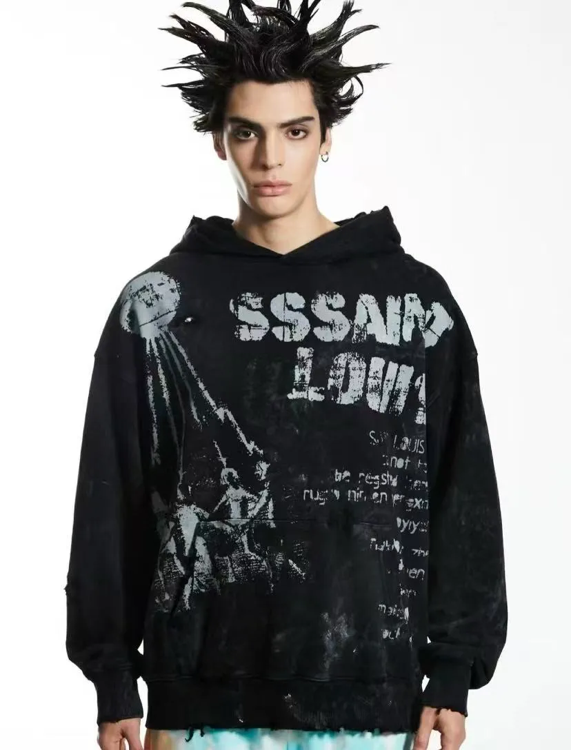 Style No. S225 P300💰 (450g version) SSSAINT LOUIS hooded pullover sweatshirt is made of 450g heavy-weight pure cotton fabric, which is integrated with tedious processes such as manual hand-painting + fraying + washing and spraying. It is not easy to deform and does not shrink. The version is loose and suitable for men and women. Size: S-XL
